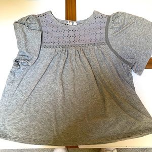 NWOT comfy and cute grey eyelet Gap t-shirt